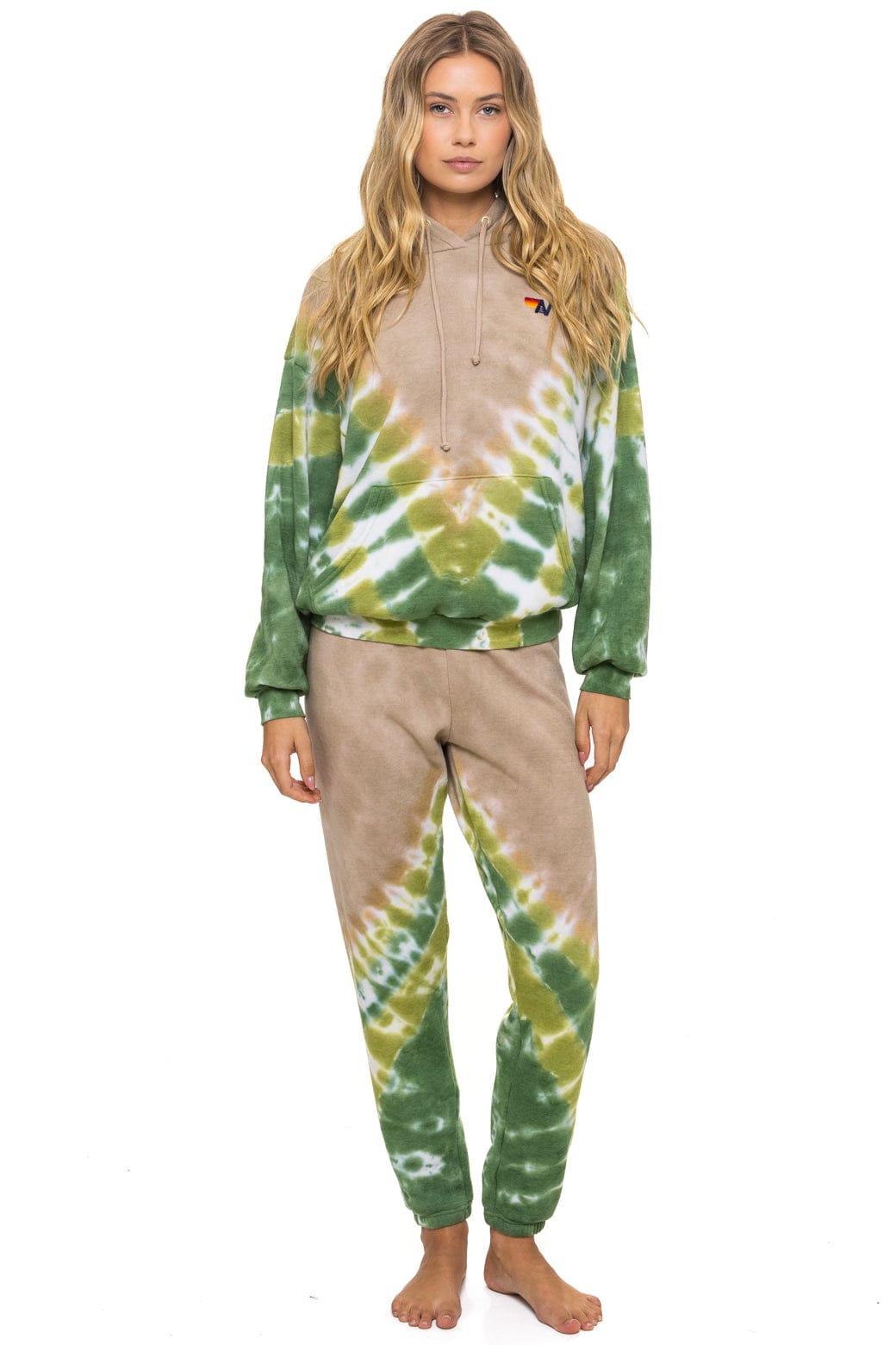HAND DYED V RELAXED PULLOVER HOODIE - TIE DYE SAND // JUNGLE - Image 3